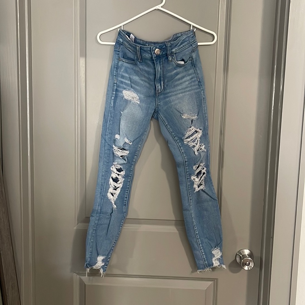 American eagle distressed ripped jeans